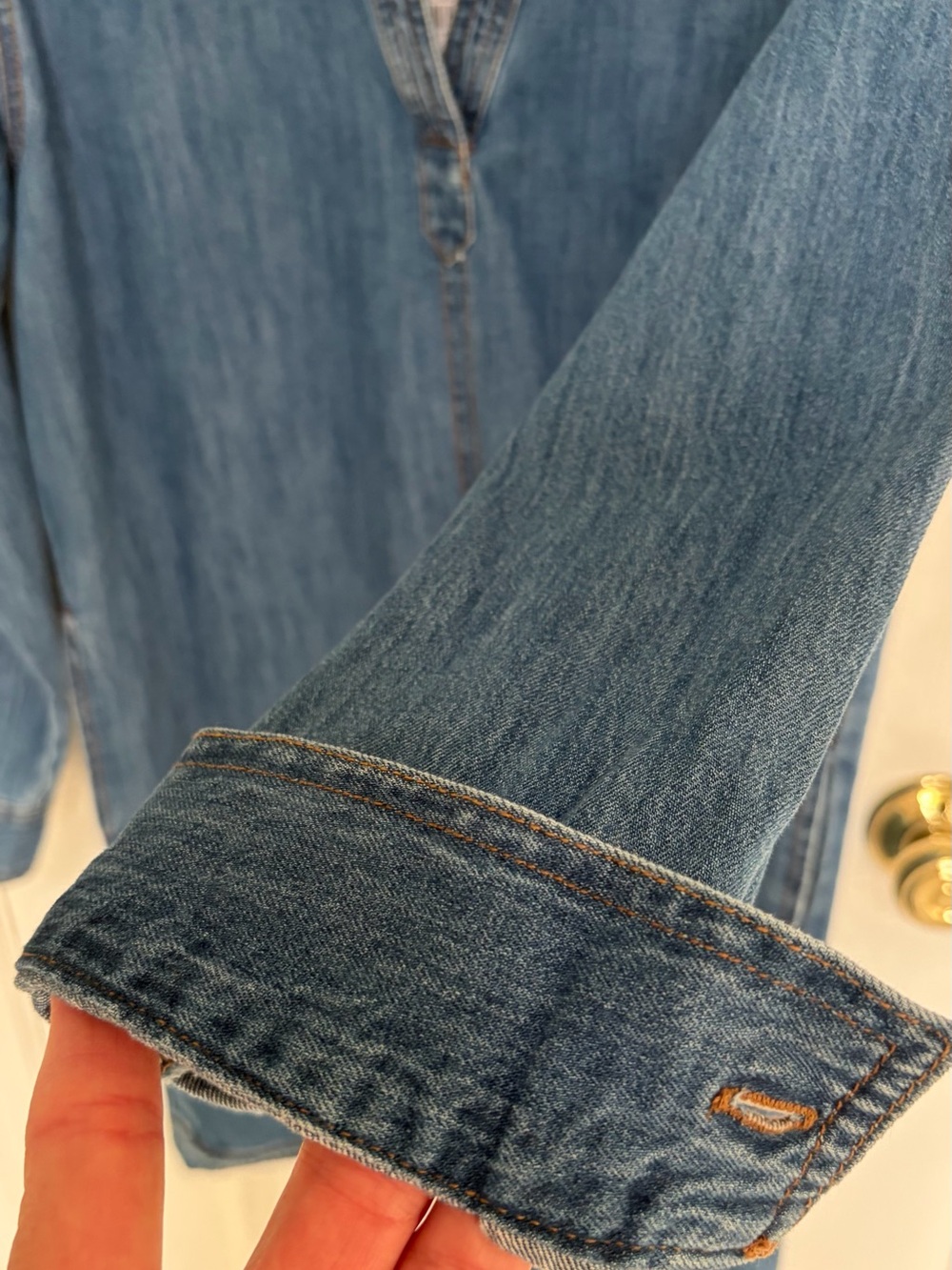 Universal Thread Denim Tunic Dress in Medium Blue. Shirt tail hem And pockets - Picture 8 of 9